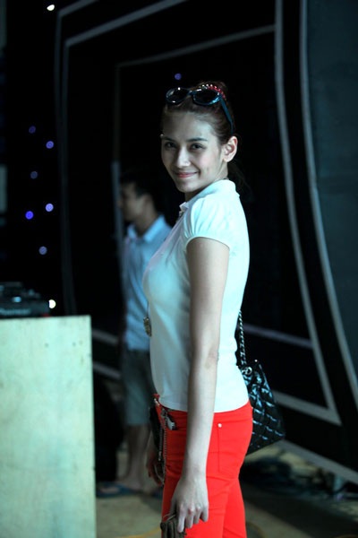 Hoa hậu Thùy Dung mặt mộc vẫn cuốn hút