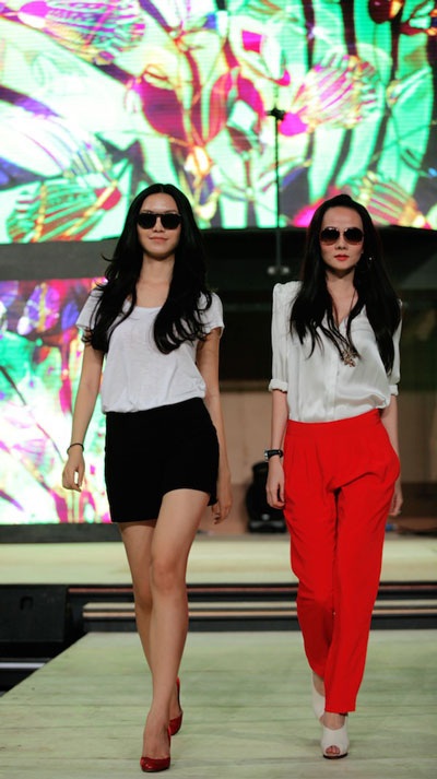 Hoa hậu Thùy Dung mặt mộc vẫn cuốn hút