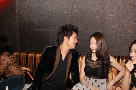 Tuấn Hưng công khai người yêu kém 12 tuổi - 2 Tuấn Hưng công khai người yêu kém 12 tuổi