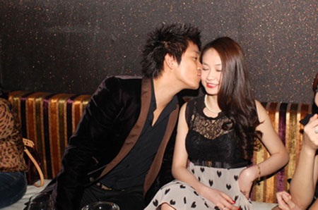 Tuấn Hưng công khai người yêu kém 12 tuổi - 1 Tuấn Hưng công khai người yêu kém 12 tuổi