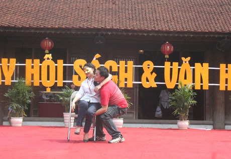 Ngày hội đọc sách 2012: Khi ngôn từ không chỉ nằm trên trang giấy…