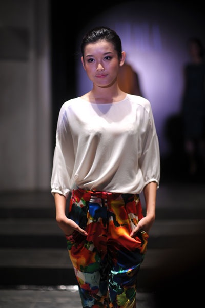 Thời trang cao cấp “xuống phố” - 11 Thời trang cao cấp “xuống phố”