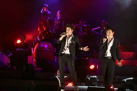 Đinh Mạnh Ninh - Tô Minh Đức thể hiện Ngẫu hứng sông Hồng, Tùy hứng Lý ngựa ô...