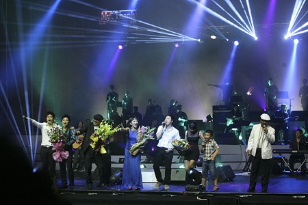 Đêm diễn thứ hai tiếp tục tái ngộ khán giả tối 12/8 tại Cung Văn hóa Hữu nghị Việt Xô