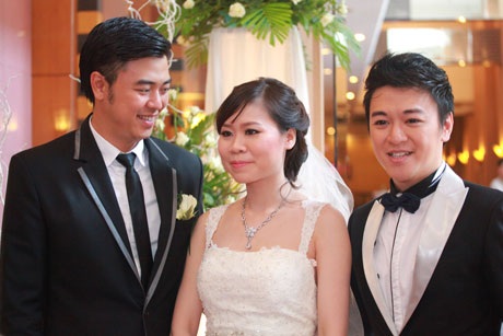 Lộ diện cô dâu bé nhỏ của MC Tuấn Tú trong ngày cưới - 8 Phan Anh - anh trai của Tuấn Tú là người đứng ra quán xuyến ngày trọng đại của em trai
