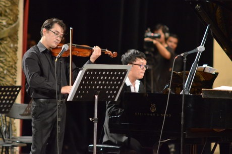 Nghệ sĩ violon Xuân Huy