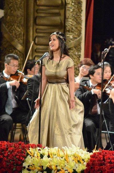 Hồng Nhung ngọt ngào với Hương xưa