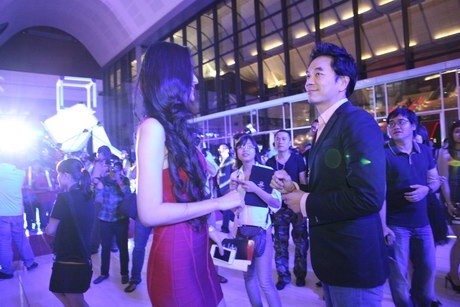 Hình ảnh Mai Phương Thúy thân mật với Benny Ng