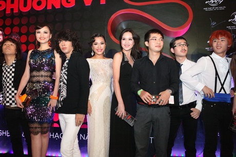 Nhiều người đẹp, nghệ sĩ đến dự chương trình