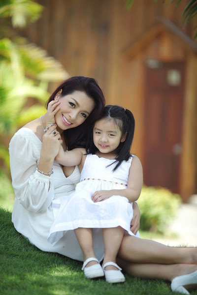 Ảnh đẹp như tranh của gia đình người mẫu Thúy Hằng - 6 H.Thanh