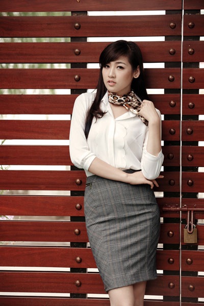 Á hậu 1 Dương Tú Anh sở hữu vẻ đẹp trong sáng và duyên dáng