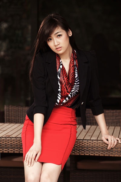 Á hậu 1 Dương Tú Anh sở hữu vẻ đẹp trong sáng và duyên dáng