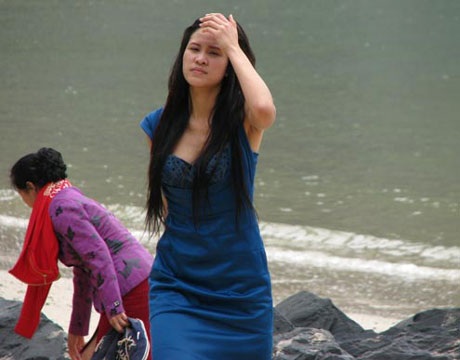 Phương Mai không tọc mạch chuyện học vấn của Hoa hậu Thu Thảo - 2 Chân dài xuất hiện trong phim 13 nữ tù