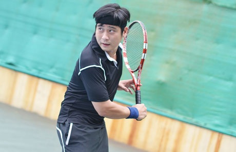 Kinh Kong Minh Tiệp thách đấu các nghệ sĩ