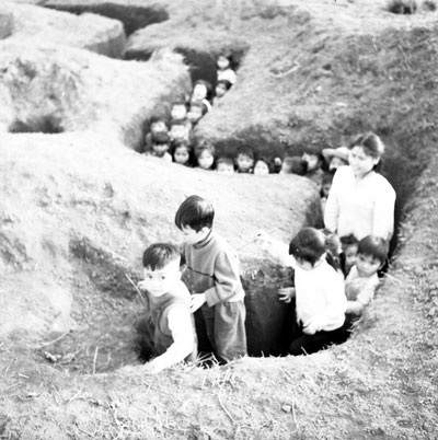 Xúc động triển lãm ảnh “Trẻ em thời chiến” - 2 Một số hình ảnh sẽ trưng bày tại triển lãm Trẻ em thời chiến