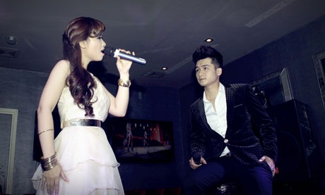 Dương Hoàng Yến và Hà Anh song ca trong tiếng cổ vũ nhiệt liệt