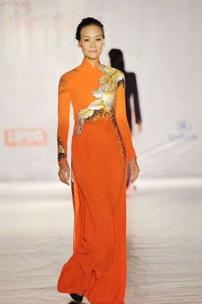 Hoa hậu Bảo Ngọc cũng trình diễn trong chương trình tối qua