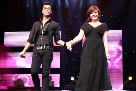 Ngọc Luân - Xuân Nghi tình tứ với ca khúc Mơ anh quay về