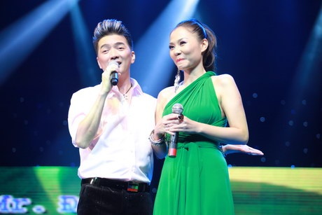 Huấn luyện viên Thu Minh có mặt ủng hộ đêm nhạc thầy trò Đàm Vĩnh Hưng