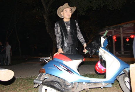 Xuân Hinh "cặp" với Vân Dung trong hài Tết 2013 - 5 N.Hằng