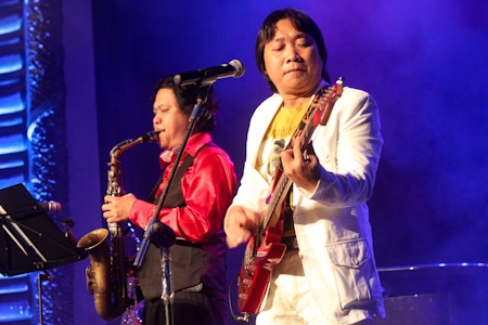 Nghệ sĩ Tuấn Nghĩa kết hợp với Phan Anh Dũng trong nhạc phẩm “Không bao giờ” do anh sáng tác