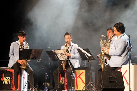 Tứ tấu saxophone trình diễn những bản Jazz kinh điển