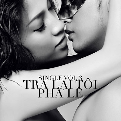 Nữ ca sĩ có nhiều hình ảnh tình tứ khi thể hiện ca khúc Em sẽ dừng lại