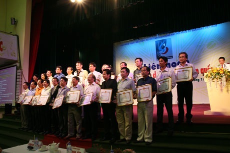 Khán giả vẫn mặn mà với cải lương - 4 Các đơn vị nhận bằng khen của Ủy ban nhân dân tỉnh Đồng Nai