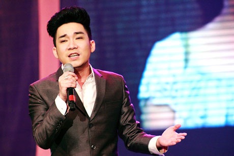Lê Hiếu nắm tay Văn Mai Hương hát trong đêm Giáng sinh - 3 Quang Hà