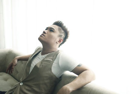 Á hậu Hương Giang nóng bỏng trong MV của Vũ Duy Khánh - 1 Vũ Duy Khánh thực hiện MV đầu tiên sau quãng thời gian tham gia Sao mai điểm hẹn