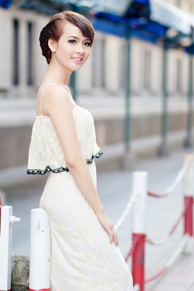 Thí sinh Phụ nữ Việt Nam qua ảnh xinh như “thiên thần áo trắng” - 11 Lê Thị Ánh Tuyết từng đoạt giải Á khôi trường Cao đẳng Tài chính - Hải quan TPHCM