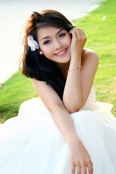 Thí sinh Phụ nữ Việt Nam qua ảnh xinh như “thiên thần áo trắng” - 4 Thí sinh Phụ nữ Việt Nam qua ảnh xinh như “thiên thần áo trắng”