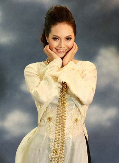 “Sao mai” Lương Nguyệt Anh đẹp lạ trong album nhạc dân gian - 2 “Sao mai” Lương Nguyệt Anh đẹp lạ trong album nhạc dân gian