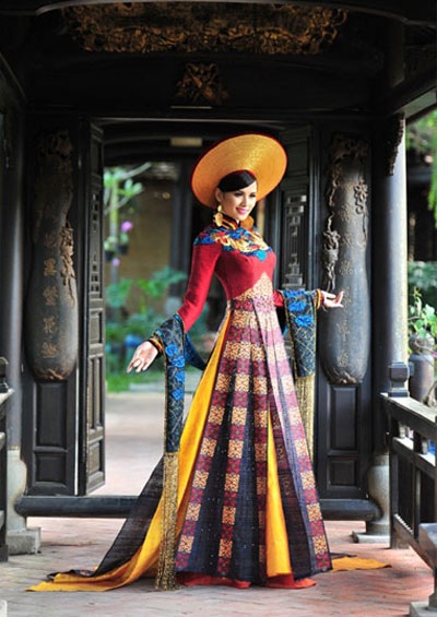 Vừa công bố trang phục dân tộc, Diễm Hương nhận được nhiều lời chia sẻ thiện cảm