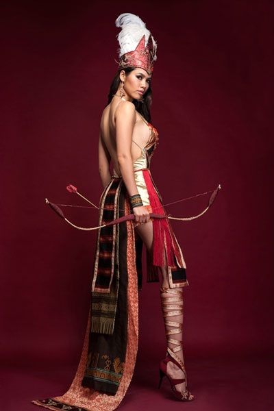 Vừa công bố trang phục dân tộc, Diễm Hương nhận được nhiều lời chia sẻ thiện cảm