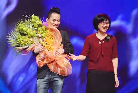 Tùng Dương vượt Uyên Linh giành giải âm nhạc 1 tỷ đồng - 1 Tùng Dương vượt Uyên Linh giành giải âm nhạc 1 tỷ đồng