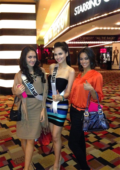 Hình ảnh đầu tiên của Diễm Hương tại Las Vegas - 3 Diễm Hương đã có mặt tại cuộc thi Hoa hậu Hoàn vũ 2012