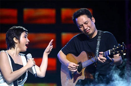 Mỹ Linh không bỏ show dù chăm chồng mổ sỏi thận - 1 Mỹ Linh không bỏ show dù chăm chồng mổ sỏi thận