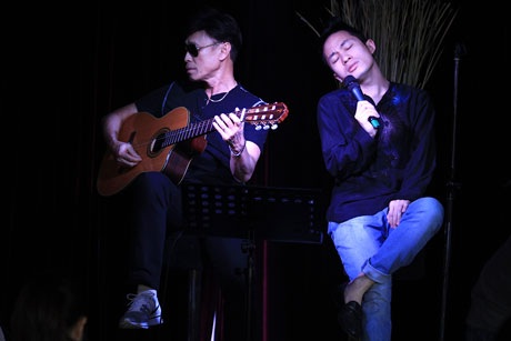 Tùng Dương sẽ thể hiện bài Một cõi đi về và Xin mặt trời ngủ yên