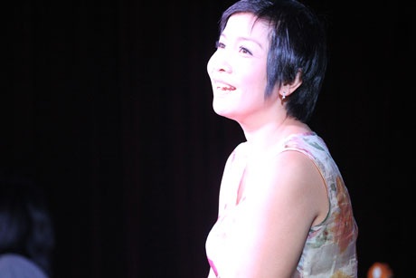 Mỹ Linh luôn tỏa sáng với mắt bồ câu, mái tóc tém và nụ cười đầy sức sống