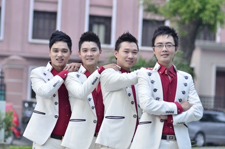 Nhóm Dòng thời gian được sự dìu dắt của NSND Quang Thọ