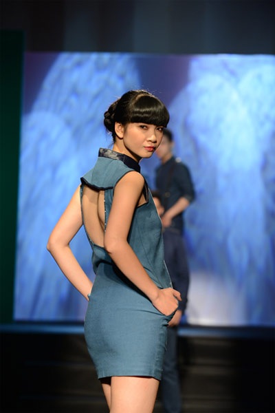 Một vài hình ảnh trình diễn catwalk của Ngọc Anh