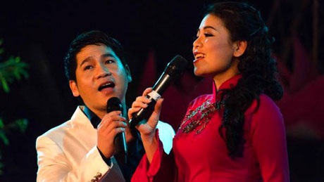 Những scandal tai tiếng của nghệ sĩ Việt năm 2012 - 4 Anh Thơ - Trọng Tấn với dư âm buồn sau án phạt cấm biểu diễn
