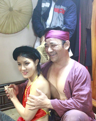 Vượng “râu” thêm gia vị…sex vào đĩa hài Tết - 4 Cảnh mát mẻ trong đĩa hài