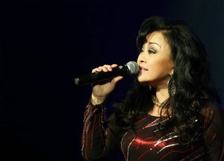 Jennifer Phạm “cặp” GS. Cù Trọng Xoay trong “Xuân Phát Tài 3” - 1 Ca sĩ Hương Lan