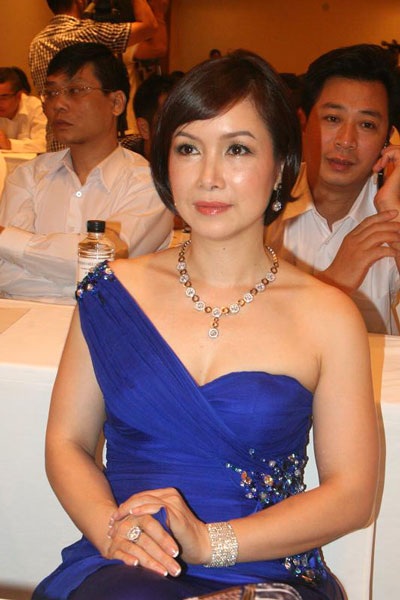 Giải thưởng Hoa hậu Việt Nam “tụt giá” vì… kinh tế - 3 Giải thưởng Hoa hậu Việt Nam “tụt giá” vì… kinh tế