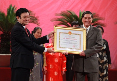 Nhiều văn nghệ sỹ lớn nhận Giải thưởng Hồ Chí Minh - 3 Nhiều văn nghệ sỹ lớn nhận Giải thưởng Hồ Chí Minh