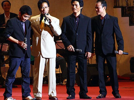 Chế Linh làm liveshow để giã từ Hà Nội