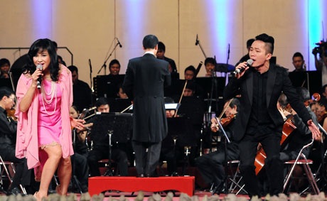 Trình diễn trong đêm nhạc còn có Tùng Dương