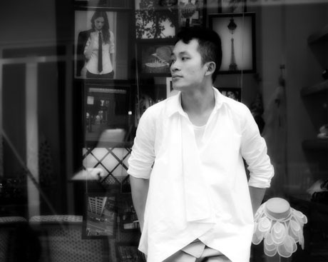 Tùng Dương chia sẻ, anh không phù hợp với thế giới giải trí và luôn cố gắng tránh xa những ồn ào